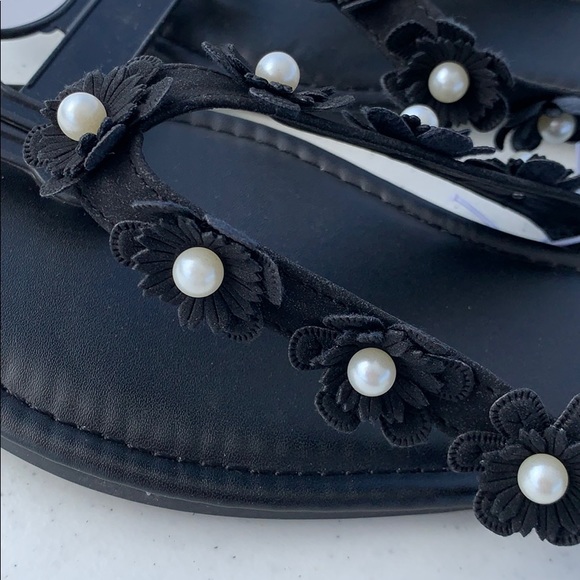 ** WHOLESALE** 6 Pair Case Ladies Sandals - Picture 2 of 6